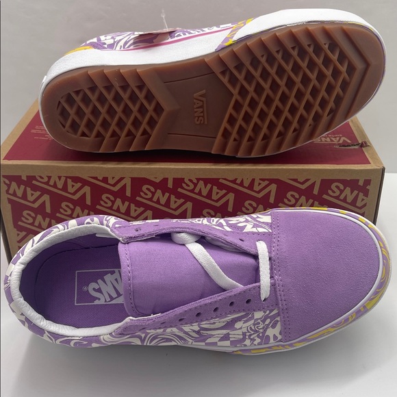 Vans WMNS Old Skool Stacked
Wavy Daze Sheer Lilac
VN0A4U15BD9 Platform Sneakers - Picture 3 of 16